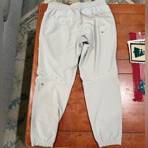Lululemon License to Train Jogger, size L